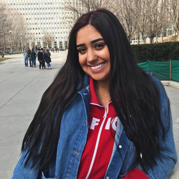 Meet your Posher, Kayla - Picture 1 of 1